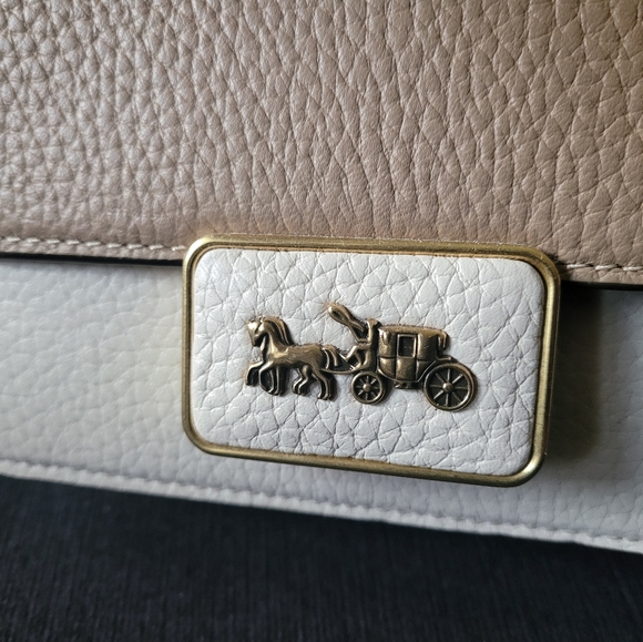 Sold - Picture 3 of 8